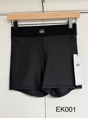 ALO Yoga | Shorts | 7 Highwaist Biker Short | Poshmark